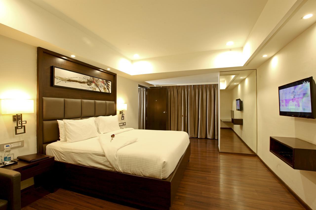 Goutham Grand Hotel Tenali Exteriör bild