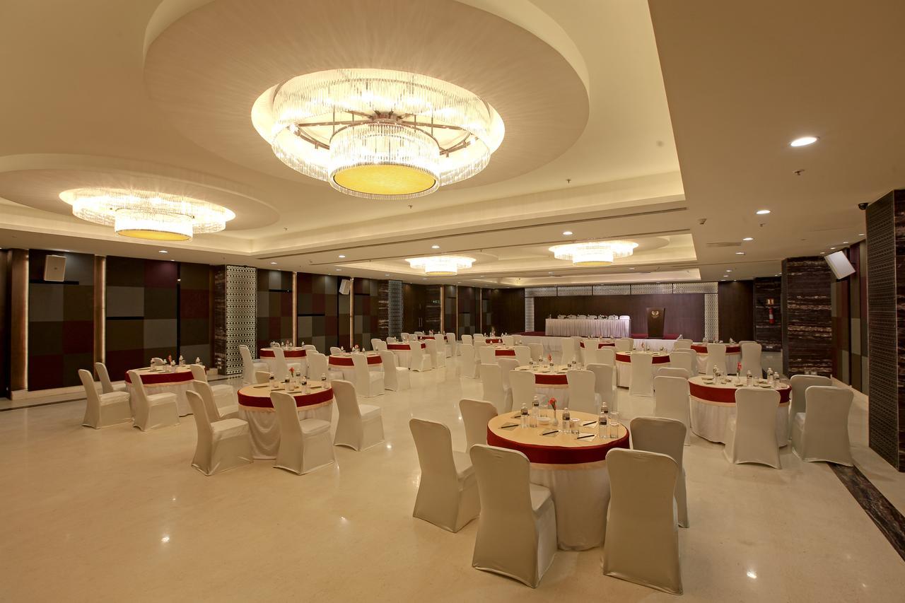 Goutham Grand Hotel Tenali Exteriör bild