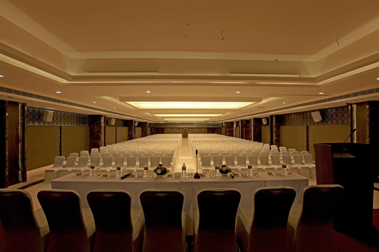 Goutham Grand Hotel Tenali Exteriör bild