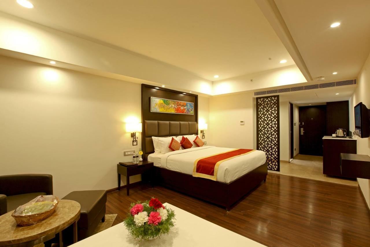 Goutham Grand Hotel Tenali Exteriör bild