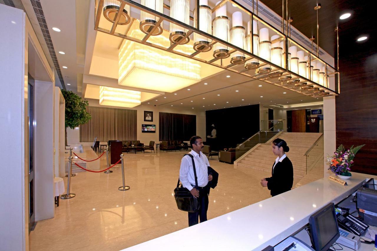 Goutham Grand Hotel Tenali Exteriör bild