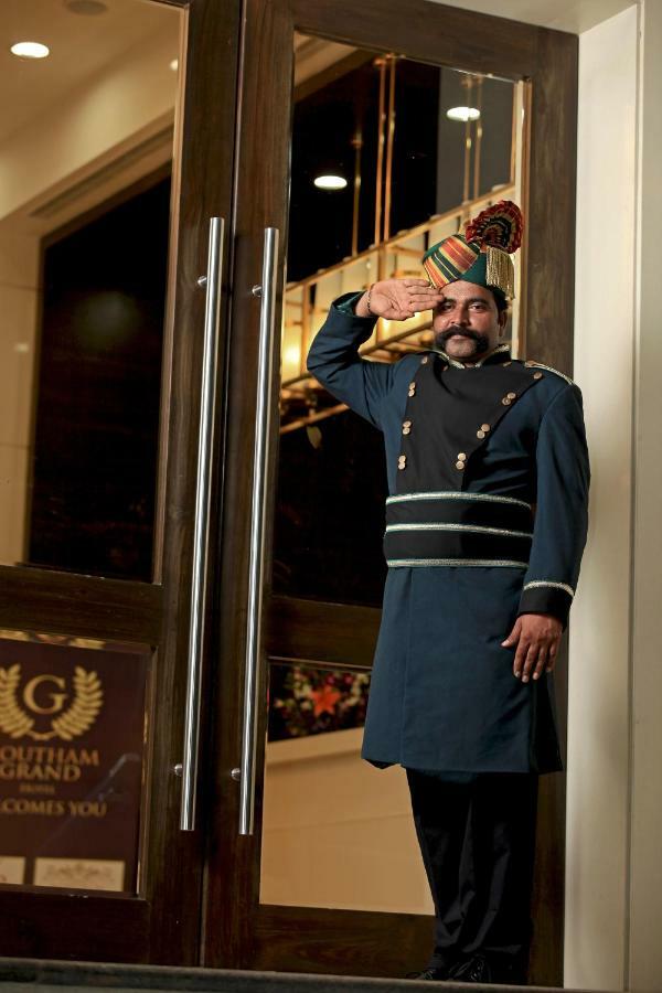 Goutham Grand Hotel Tenali Exteriör bild